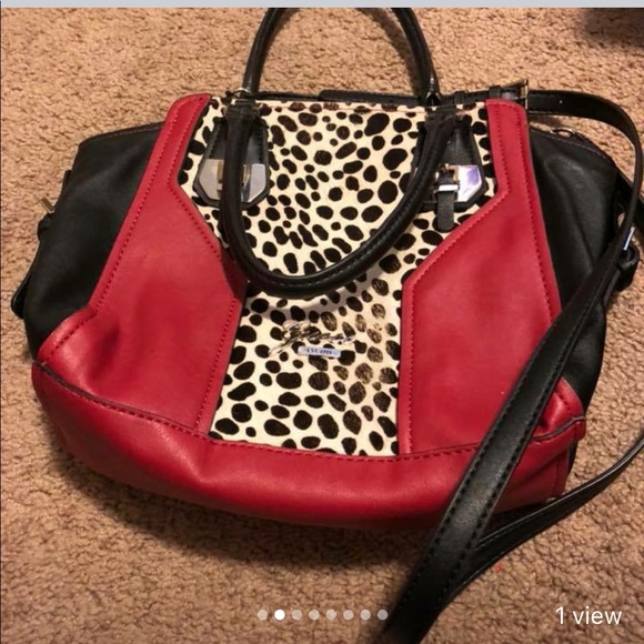 Guess Purse - Picture 1 of 2